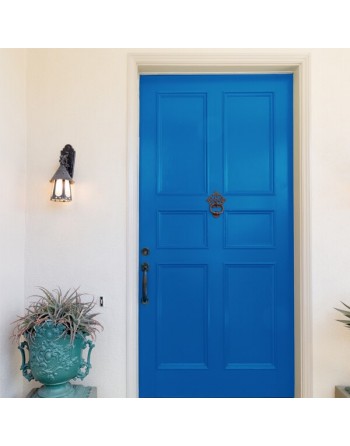 Puerta pintada con titanlak azul luminoso